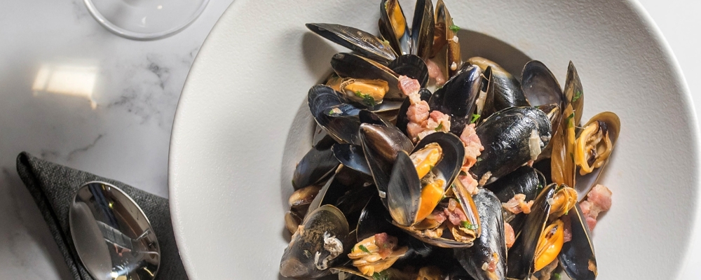 Mussels with Cider and Bacon