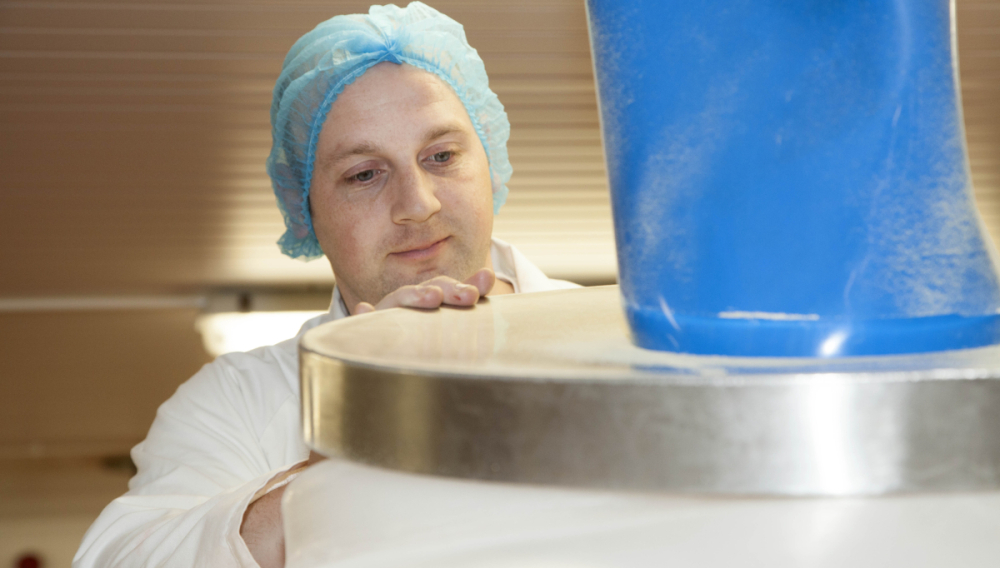 <h3><span class="gold">Who We Work With</span></h3>
<p><strong> Our solutions are designed for food manufacturers who value chef-led flavour and reliable functionality.</strong></p>
<p>We partner with:</p>
<ul>
<li>Ready meal producers</li>
<li>Soup and sauce manufacturers</li>
<li>Central kitchens and large-scale caterers</li>
<li>Meal kit providers</li>
<li>Pub and restaurant groups</li>
</ul>
<p>Whether you&rsquo;re scaling up a single product or building an entire range, we&rsquo;re here to support.</p>