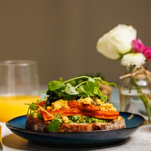 Peacamole & Carrot On Toast 